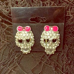 New Blingy Skull Post Earrings Silver